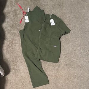 Figs Olive Scrub Set